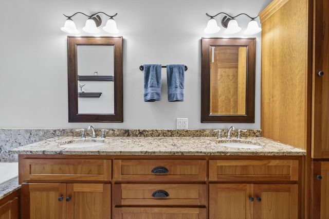 1360 Birch Park Circle, Houlton, WI 54082