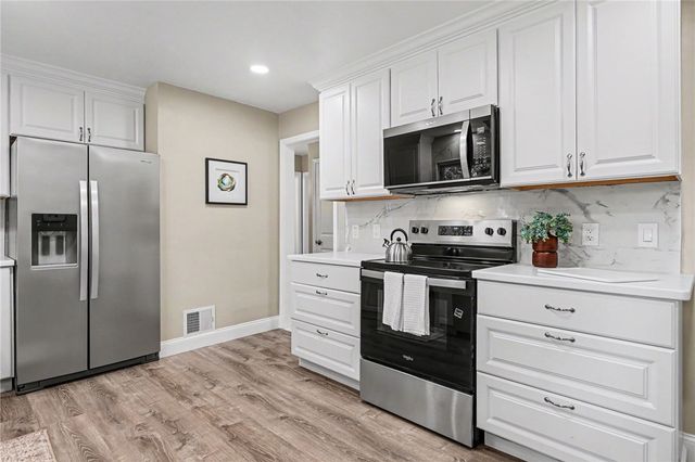274 Newton Rd, Greece, NY 14626