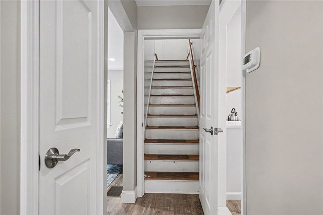 274 Newton Rd, Greece, NY 14626