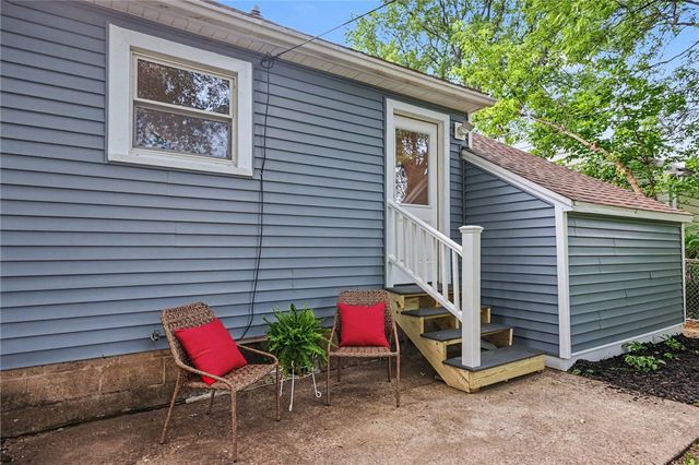 274 Newton Rd, Greece, NY 14626
