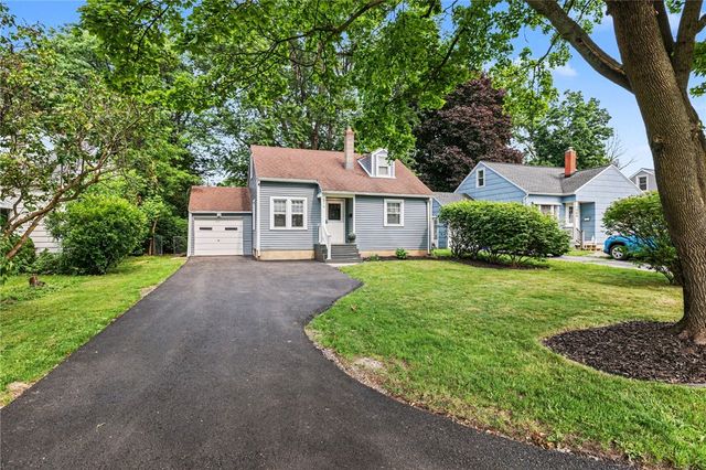 274 Newton Rd, Greece, NY 14626