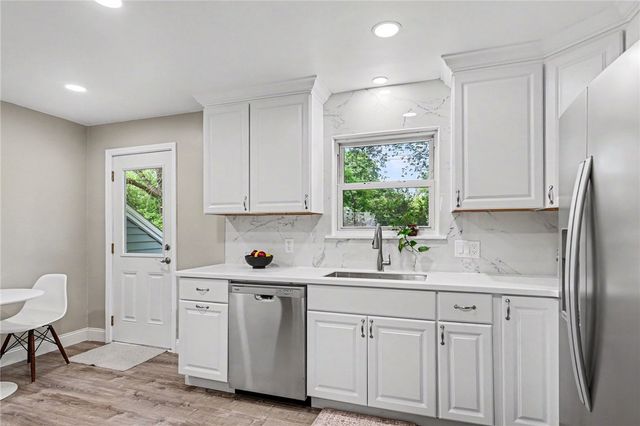 274 Newton Rd, Greece, NY 14626