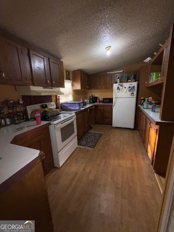 1144 Transylvania Dr, Sandersville, GA 31082