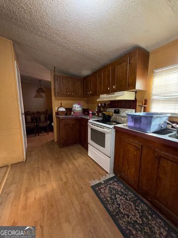 1144 Transylvania Dr, Sandersville, GA 31082