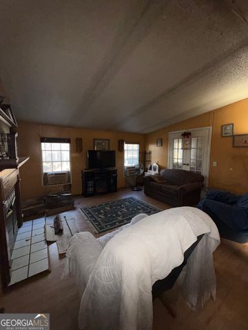 1144 Transylvania Dr, Sandersville, GA 31082