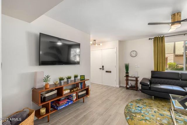 4201 N MILLER Road, Scottsdale, AZ 85251