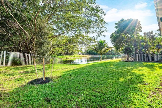 6867 Cobia Circle, Boynton Beach, FL 33437