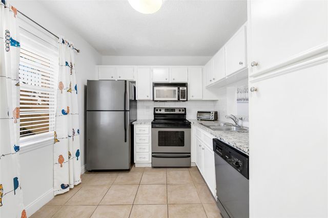 5510 Lakeside Drive 106, Margate, FL 33063