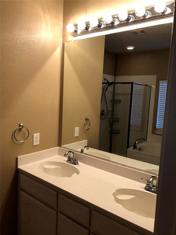 4016 Petersburg Drive, Fort Worth, TX 76244