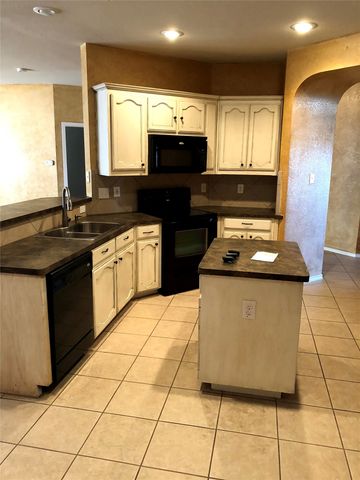 4016 Petersburg Drive, Fort Worth, TX 76244