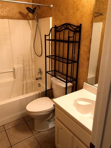 4016 Petersburg Drive, Fort Worth, TX 76244