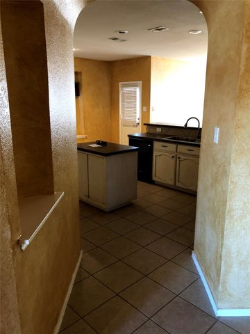 4016 Petersburg Drive, Fort Worth, TX 76244