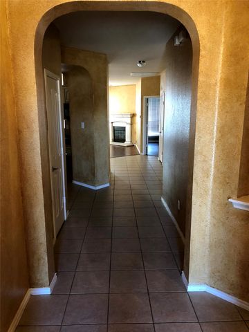 4016 Petersburg Drive, Fort Worth, TX 76244
