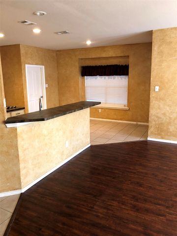 4016 Petersburg Drive, Fort Worth, TX 76244