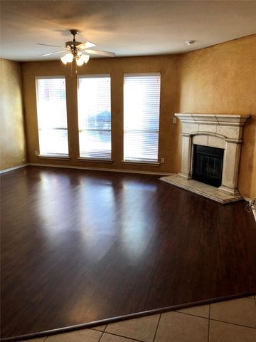 4016 Petersburg Drive, Fort Worth, TX 76244