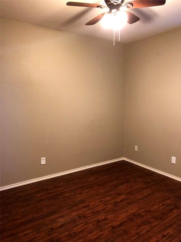 4016 Petersburg Drive, Fort Worth, TX 76244