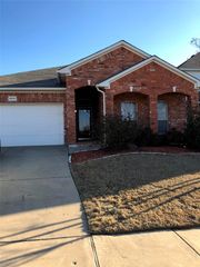4016 Petersburg Drive, Fort Worth, TX 76244