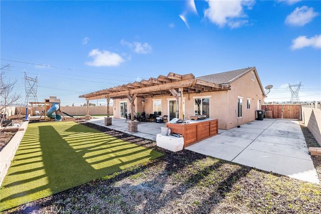 13374 Luna, Victorville, CA 92392