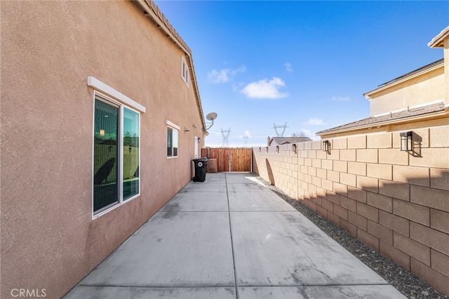 13374 Luna, Victorville, CA 92392