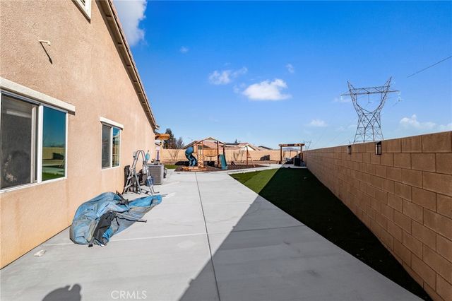 13374 Luna, Victorville, CA 92392