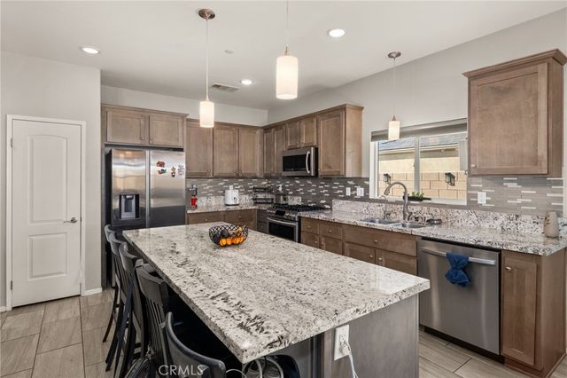 13374 Luna, Victorville, CA 92392