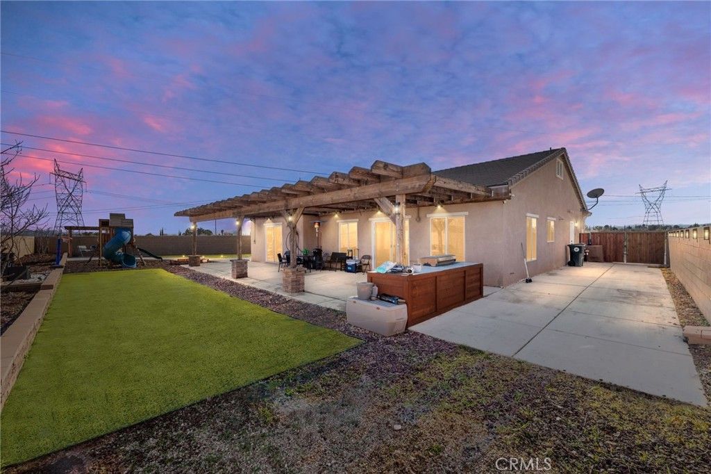 13374 Luna, Victorville, CA 92392