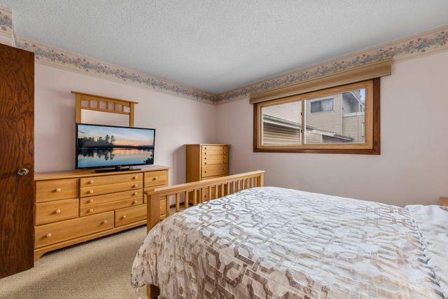 5683 W Bavarian Pass, Fridley, MN 55432