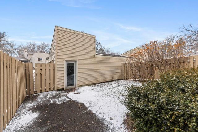 5683 W Bavarian Pass, Fridley, MN 55432