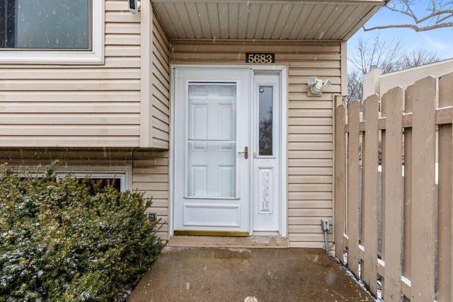 5683 W Bavarian Pass, Fridley, MN 55432