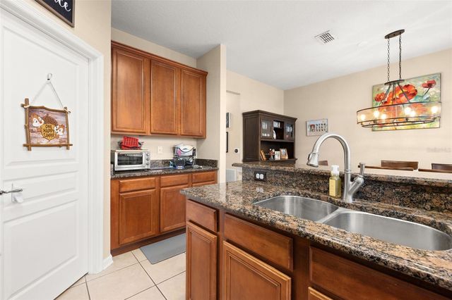 7710 FAIRGROVE AVENUE, Windermere, FL 34786