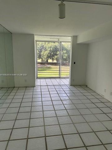 3503 Oaks Way 212, Pompano Beach, FL 33069