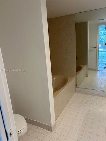 3503 Oaks Way 212, Pompano Beach, FL 33069