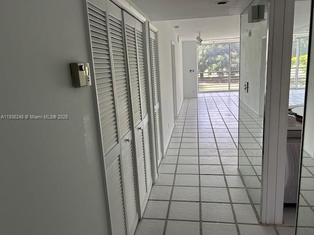 3503 Oaks Way 212, Pompano Beach, FL 33069