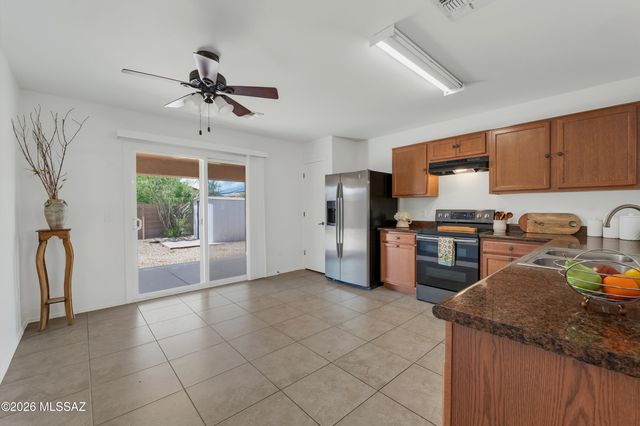 5082 E Kittentails Drive, Tucson, AZ 85756