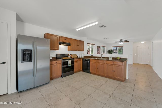5082 E Kittentails Drive, Tucson, AZ 85756