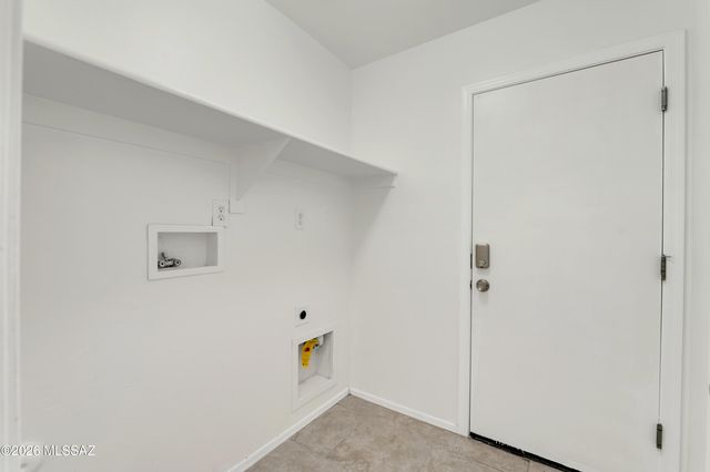 5082 E Kittentails Drive, Tucson, AZ 85756
