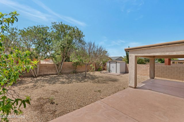 5082 E Kittentails Drive, Tucson, AZ 85756