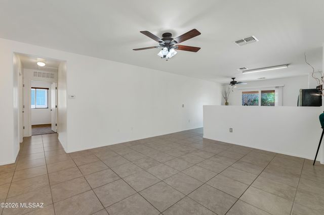 5082 E Kittentails Drive, Tucson, AZ 85756