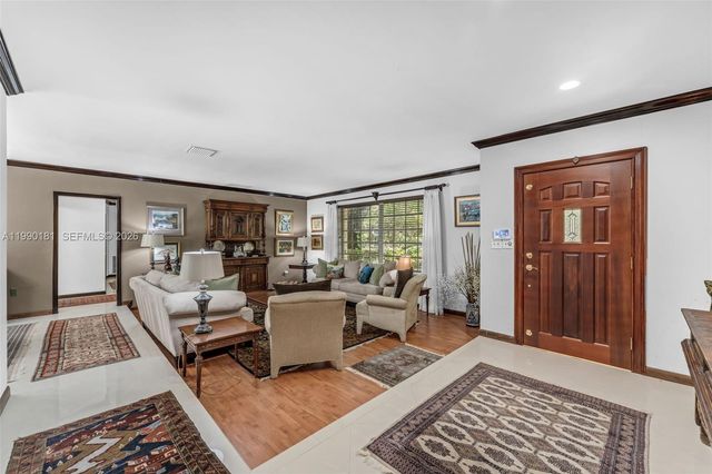 7405 SW 164th St, Palmetto Bay, FL 33157