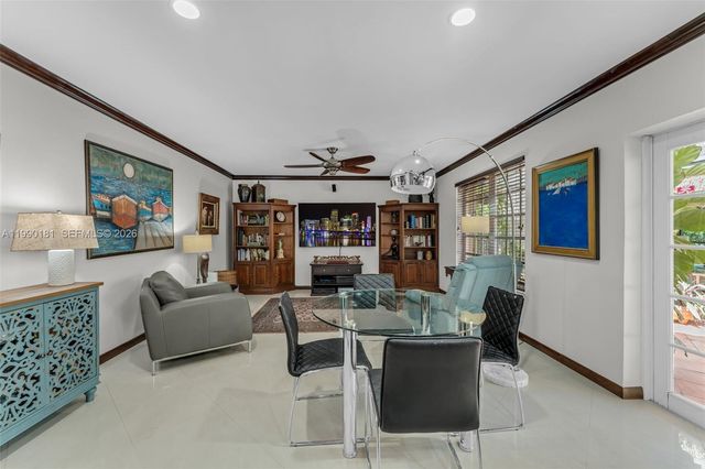 7405 SW 164th St, Palmetto Bay, FL 33157