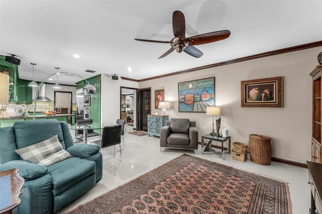 7405 SW 164th St, Palmetto Bay, FL 33157