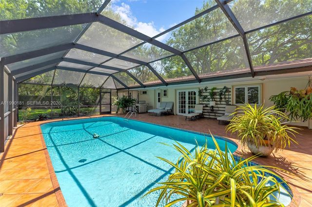 7405 SW 164th St, Palmetto Bay, FL 33157