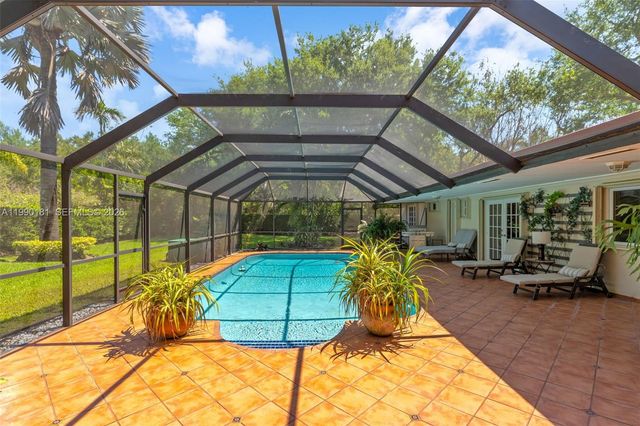 7405 SW 164th St, Palmetto Bay, FL 33157