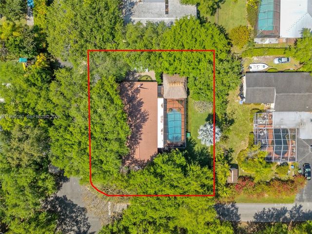 7405 SW 164th St, Palmetto Bay, FL 33157