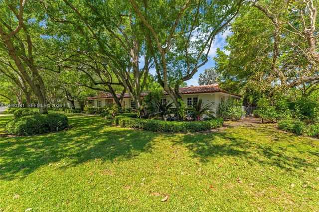 7405 SW 164th St, Palmetto Bay, FL 33157