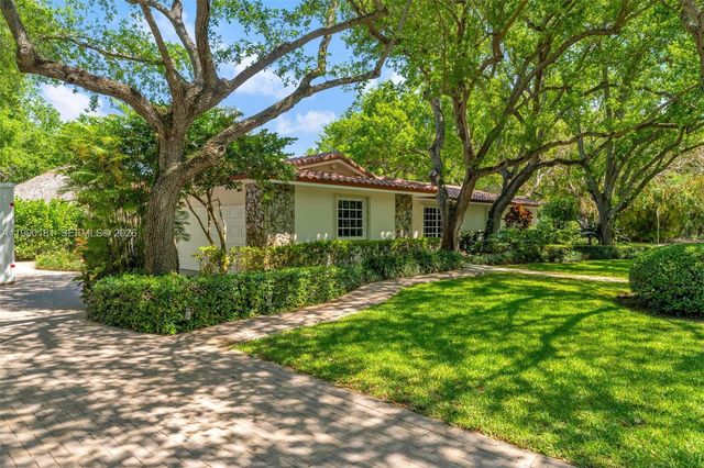 7405 SW 164th St, Palmetto Bay, FL 33157