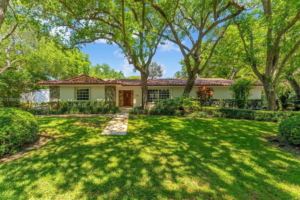 7405 SW 164th St, Palmetto Bay, FL 33157