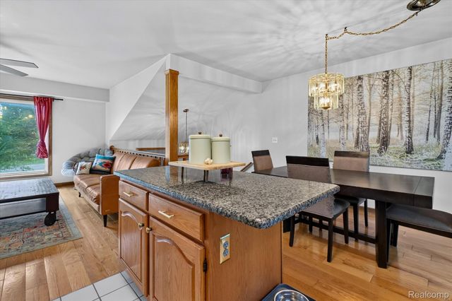 1570 South Boulevard W, Rochester Hills, MI 48309