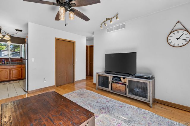 1570 South Boulevard W, Rochester Hills, MI 48309