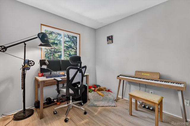 1570 South Boulevard W, Rochester Hills, MI 48309